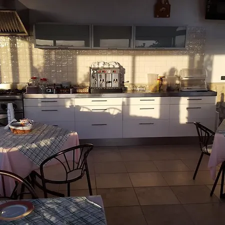 Jolanda & Carmelo לינה וארוחת בוקר Villaggio Mosè