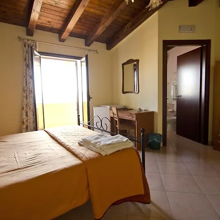 Jolanda & Carmelo לינה וארוחת בוקר Villaggio Mosè