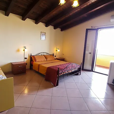 לינה וארוחת בוקר Jolanda & Carmelo Villaggio Mosè