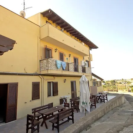 Jolanda & Carmelo Bed and Breakfast